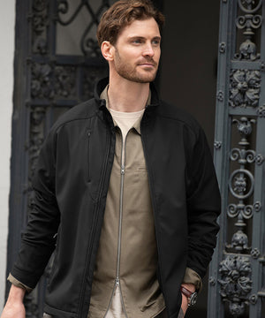 Lifestyle photo of the Livingston – 4-Way Stretch Softshell