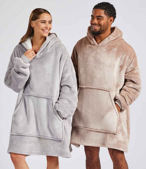 Oversized Hooded Blanket in Silver Grey, model photo