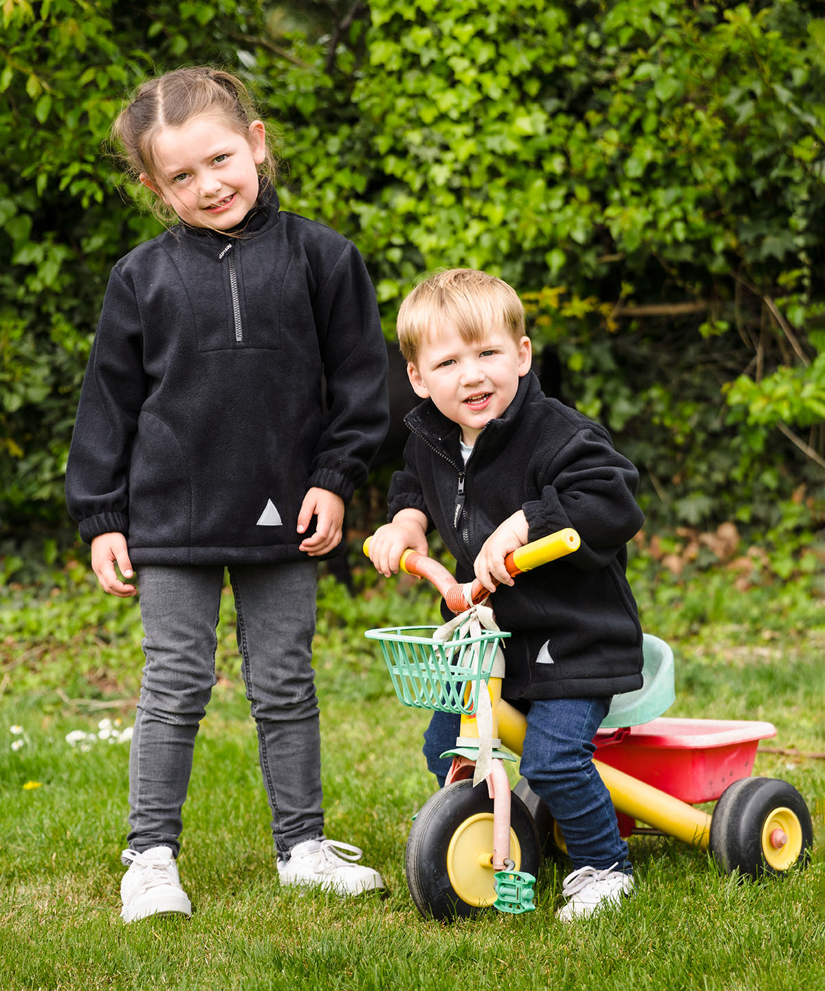 Lifestyle photo of the Junior PolarTherm™ Top