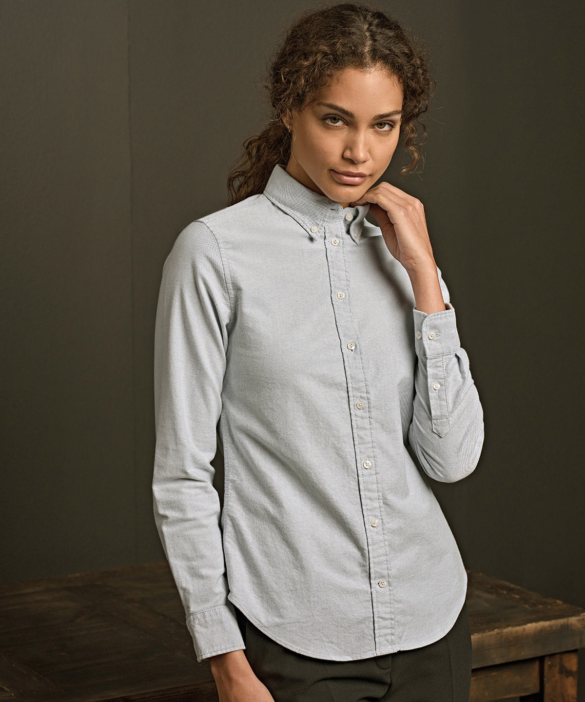 Lifestyle photo of the Women’s Perfect Oxford Shirt (4001)